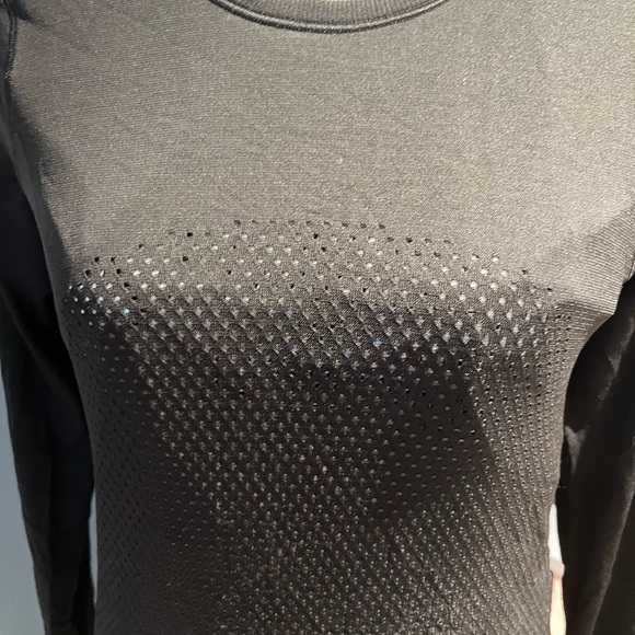 Lululemon tech long sleeve shirt - Picture 4 of 4